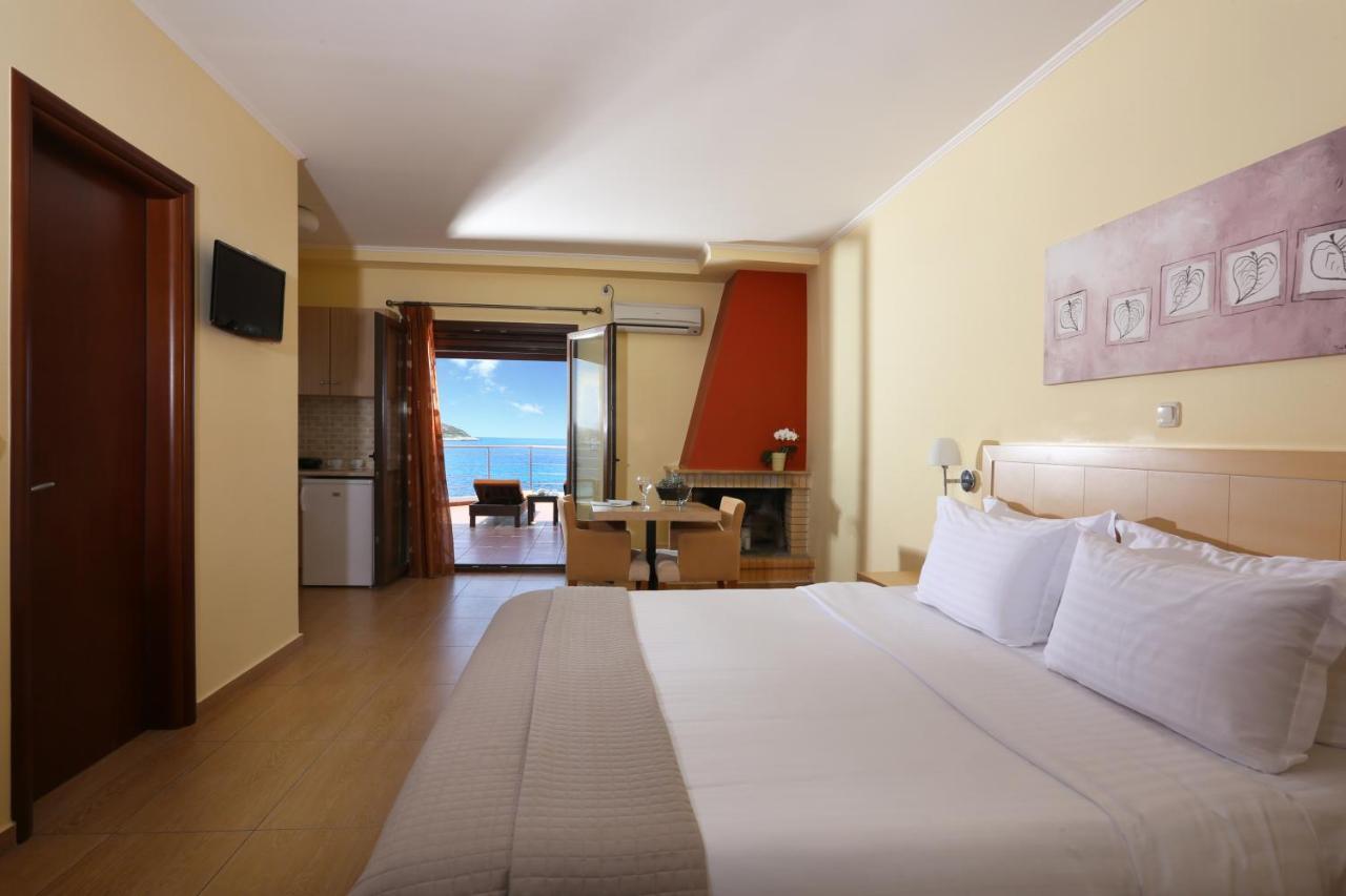 Faros Luxury Suites Marathopoli Dış mekan fotoğraf