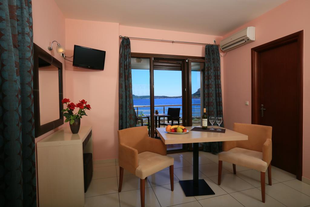 Faros Luxury Suites Marathopoli Dış mekan fotoğraf