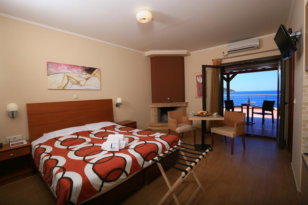 Faros Luxury Suites Marathopoli Dış mekan fotoğraf