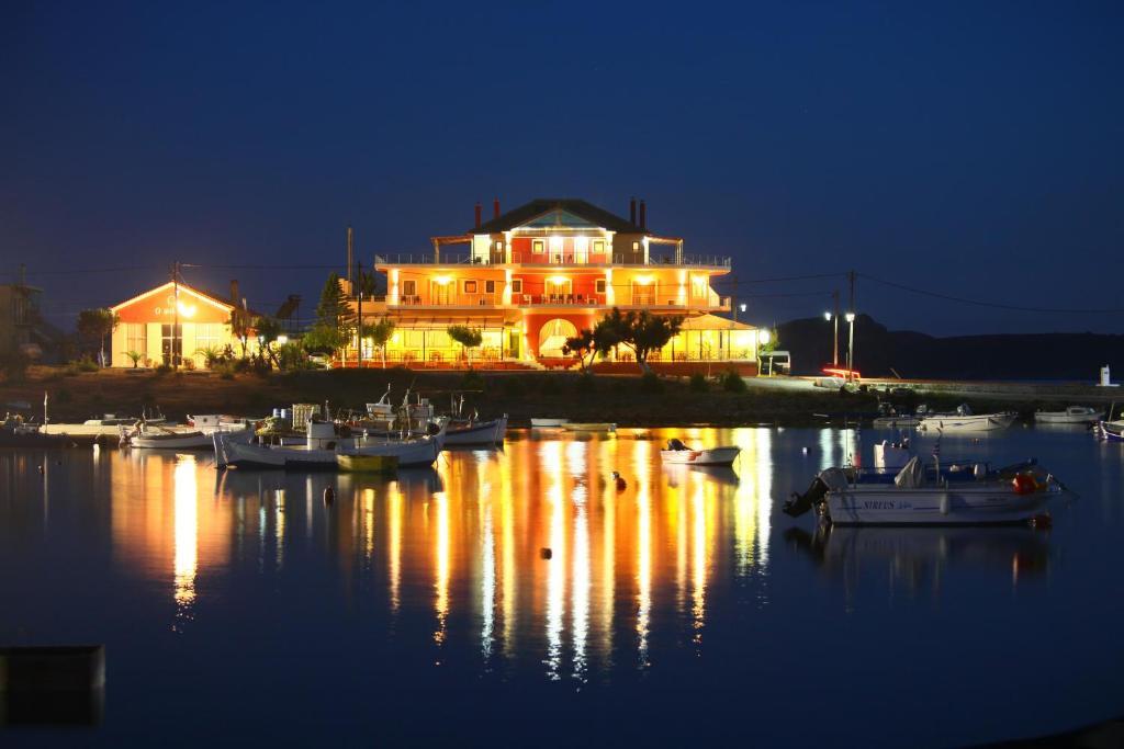 Faros Luxury Suites Marathopoli Dış mekan fotoğraf